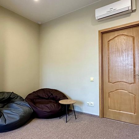 4Room Hostel Киев Екстериор снимка