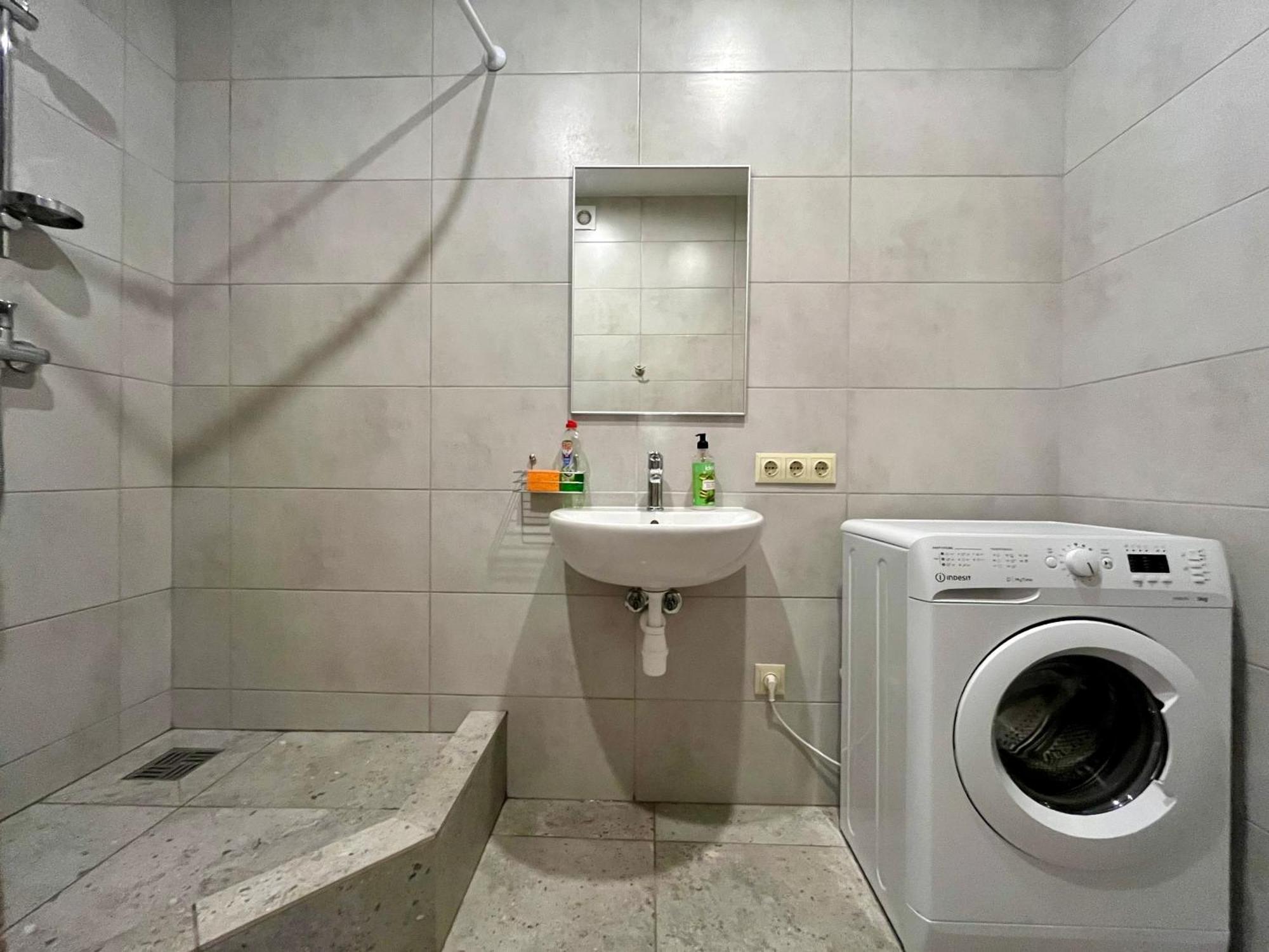 4Room Hostel Киев Екстериор снимка